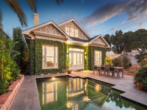 hawthorn swimming pool